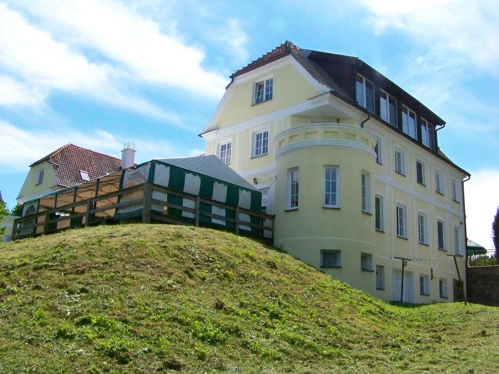 Palac Wojciechy Exterior photo